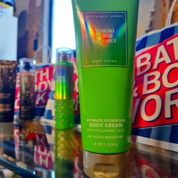 Body cream Coconut 🥥 - Picture 3 of 4